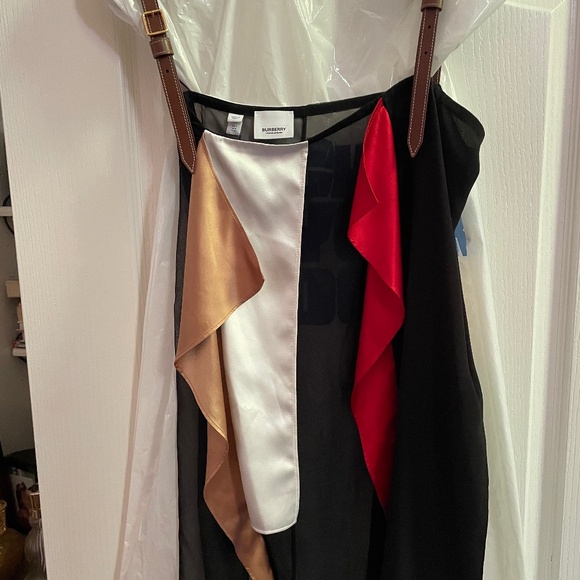 Burberry - Picture 12 of 17